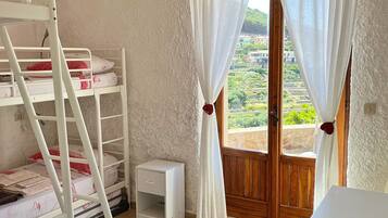 2 chambres, fer et planche Ă repasser, Wi-Fi gratuit, draps fournis