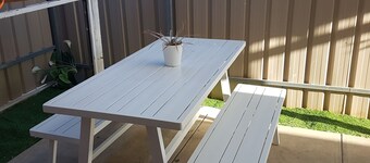 10 minuti per la casa retrò degli anni '50 del CBD