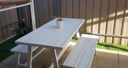 10 min to CBD 1950s retro home