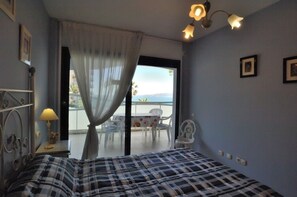 2 bedrooms, iron/ironing board, travel cot, free WiFi