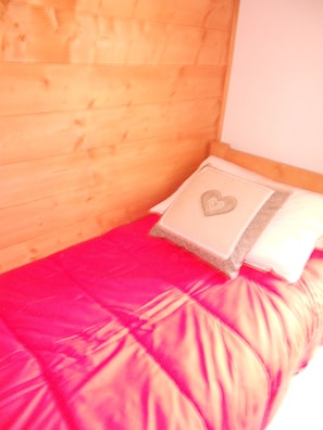 2 bedrooms - STATION CENTER, AT THE FOOT OF THE SLOPES, in a quiet residence, 5-bed apartment (Les Belleville)