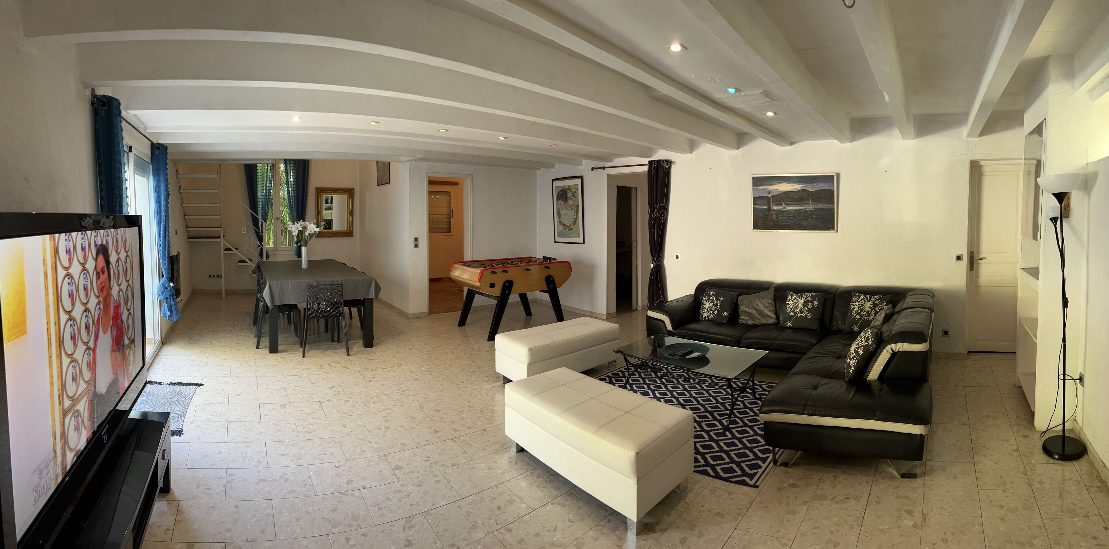 TV, DVD-spiller, fotballspill og stereoanlegg