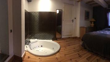 5 chambres, fer et planche Ă repasser, Wi-Fi, draps fournis