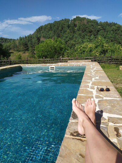 Lodging in the nature with swimming pool, fireplace and barbecue