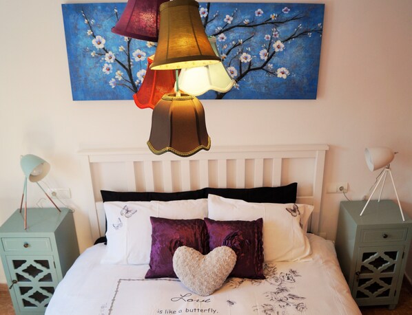 3 bedrooms, soundproofing, iron/ironing board, travel cot - APARTMENT WITH COMMUNITY POOL. 400 METERS FROM THE BEACH. LARGE YARD. (Torrevieja)