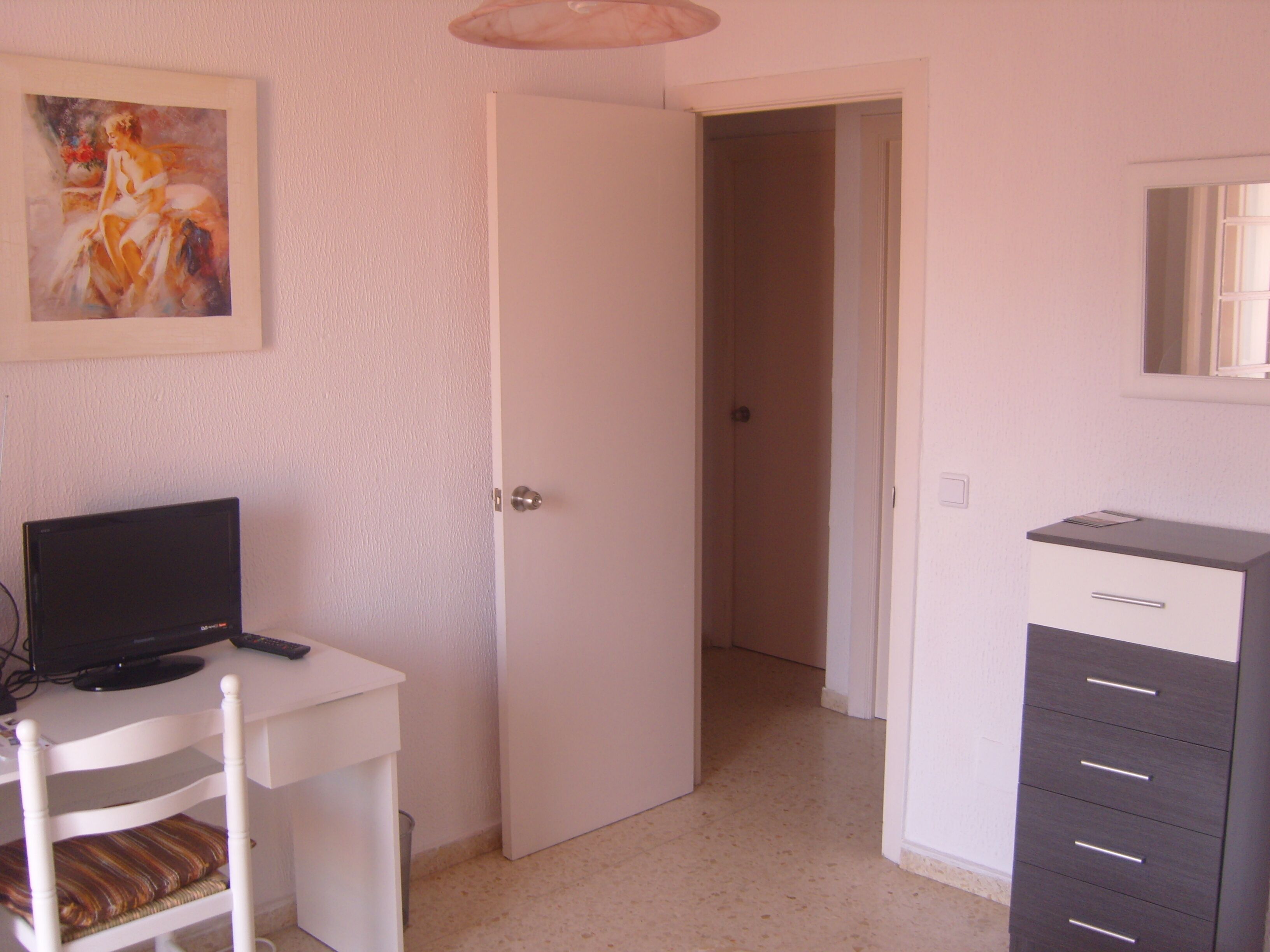 Nice Double Bed Room  With Rooms Bike and Dive