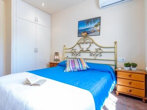 9 habitaciones, tabla de planchar con plancha y internet 