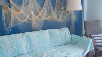 Fernseher, DVD-Player, Stereoanlage