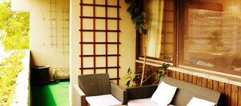 Directly in the center, 64sqm, with balcony.