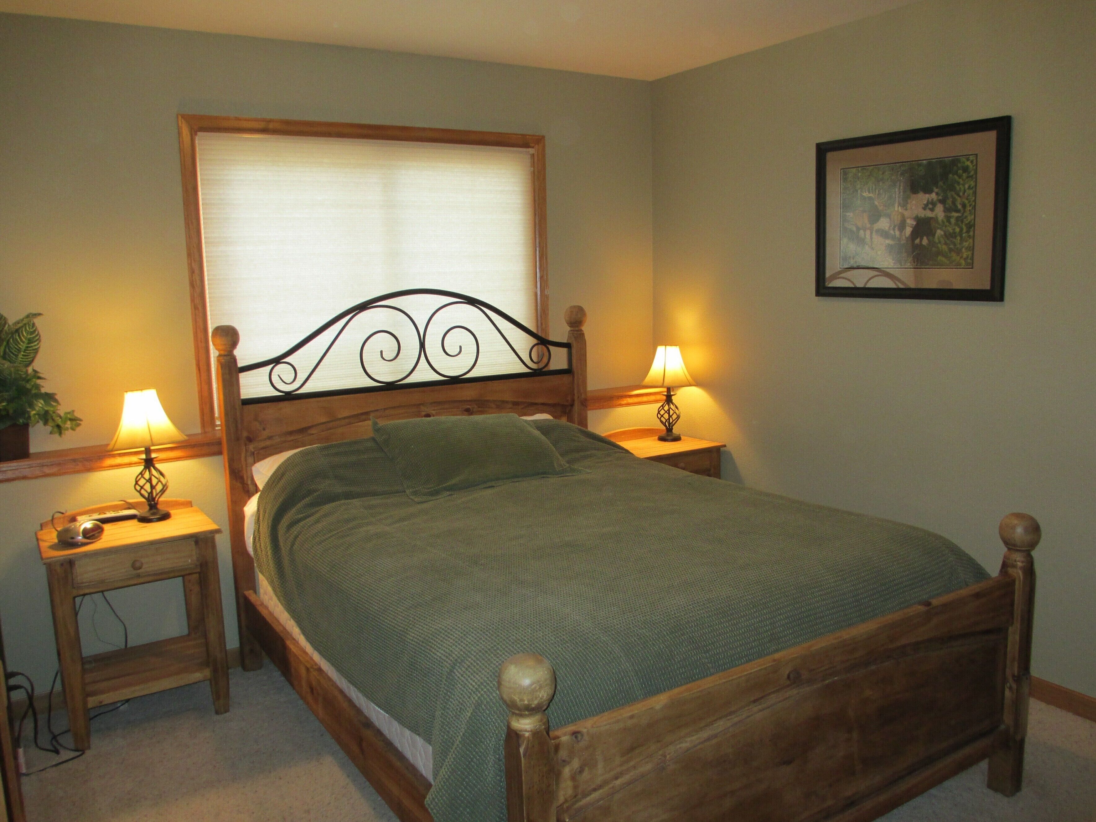 Top Quality Home -Moose Lodge - Great Prices close to RMNP dntn EP hiking trails