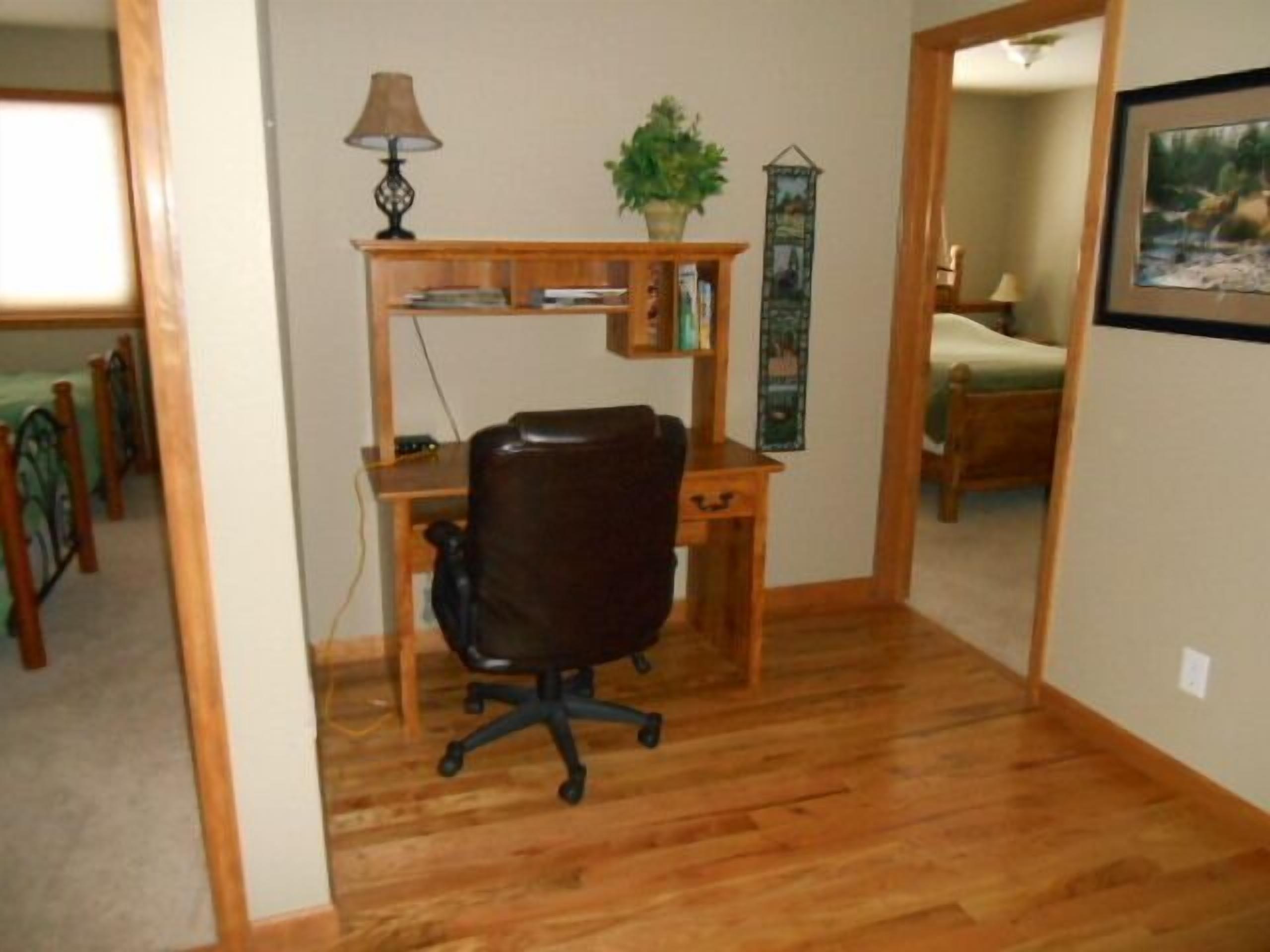 Top Quality Home -Moose Lodge - Great Prices close to RMNP dntn EP hiking trails