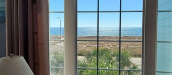 Close to everything with a beautiful view of the gulf. Perfect beach getaway. 