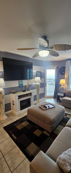 Smart TV, fireplace, DVD player