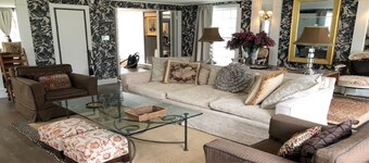 Miner Cottage-Historic Antique Home just steps from the Equinox Resort