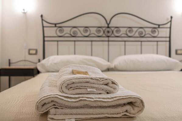 1 soverom, strykejern/-brett, wi-fi og sengetøy