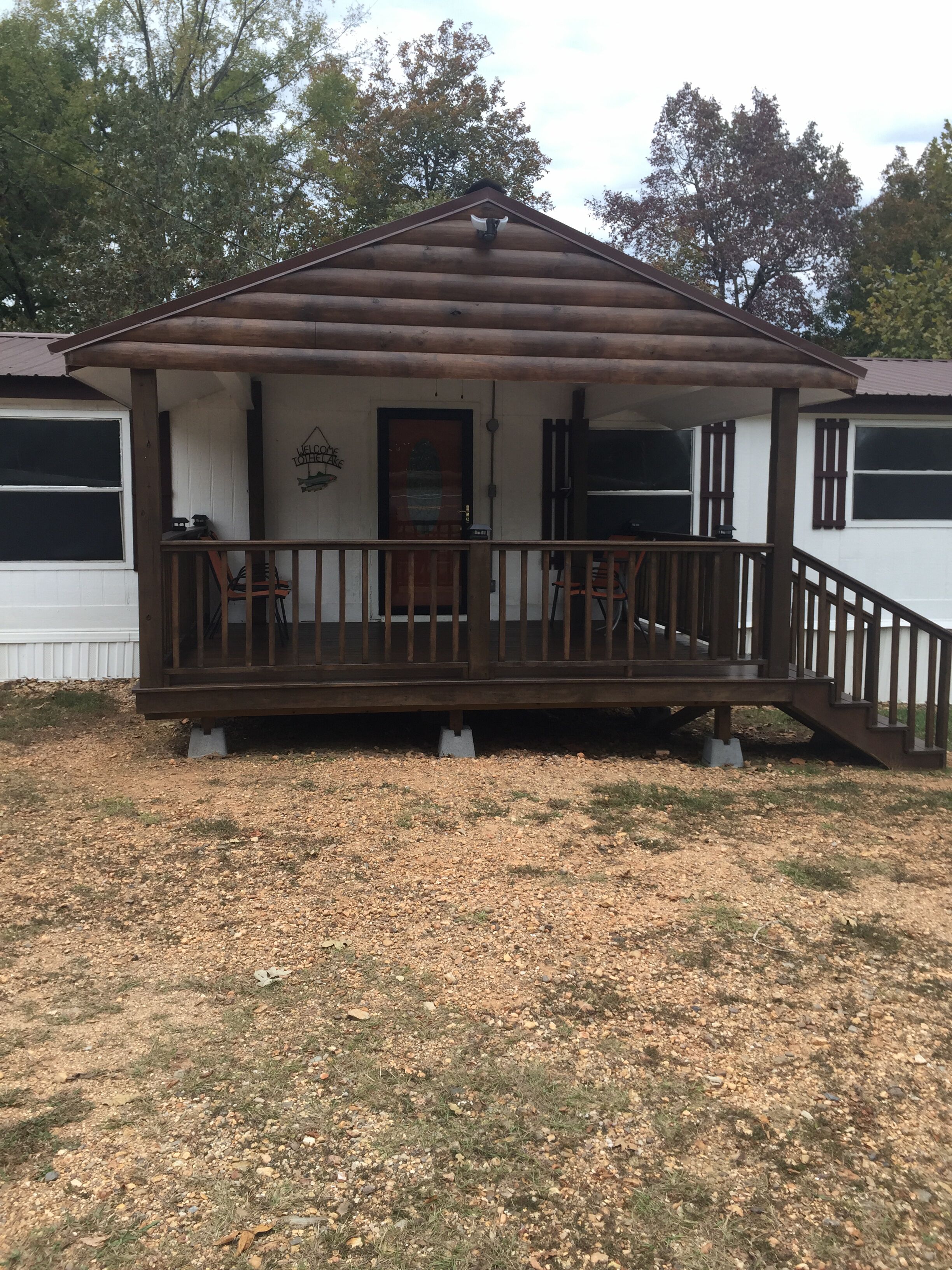 Diamond Hunters,  Flyfishing Hideaway     close to everything