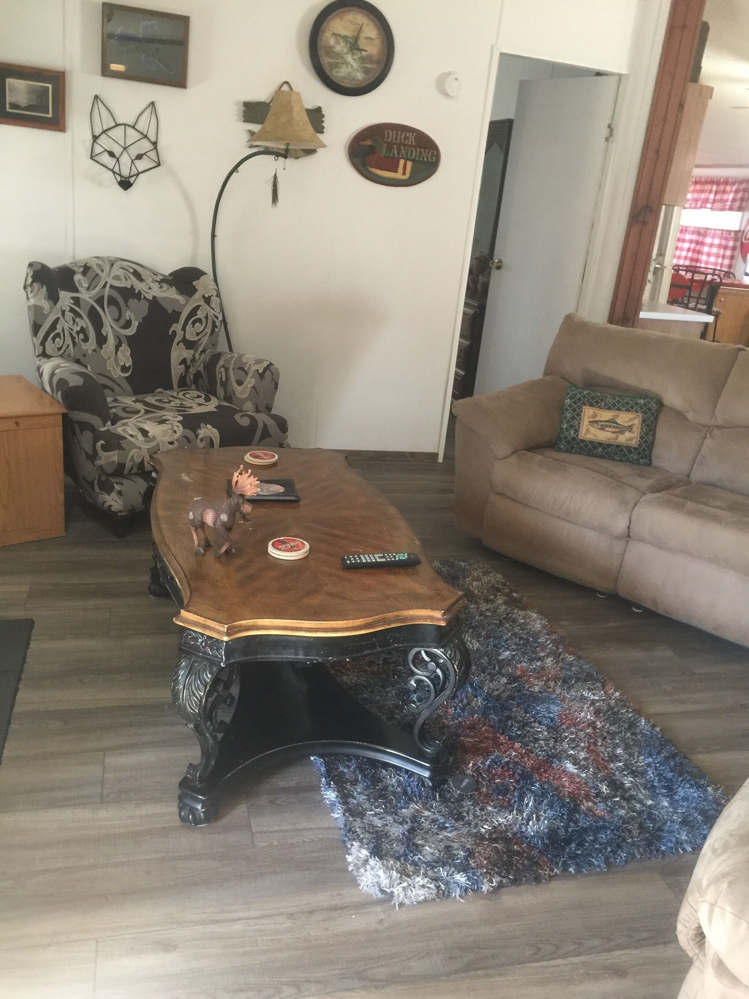 Diamond Hunters,  Flyfishing Hideaway     close to everything