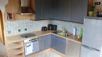 Frigorífic, forn, placa de cuina i rentaplats