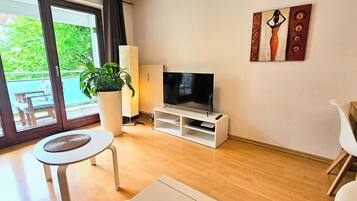 Smart-TV, DVD-Player, Stereoanlage