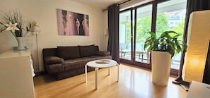 Smart-TV, DVD-Player, Stereoanlage