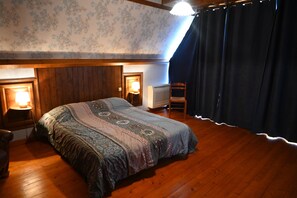 3 bedrooms, iron/ironing board