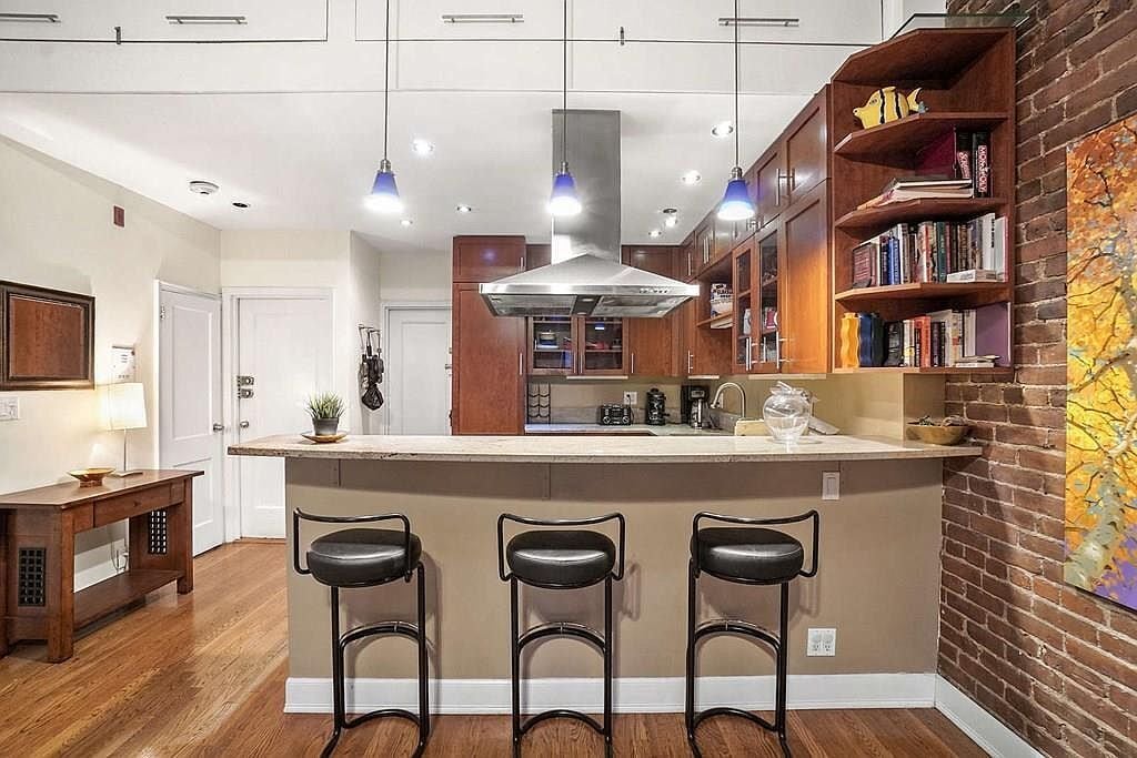 Kitchen Bar area