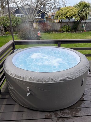 Baignoire à remous extérieure