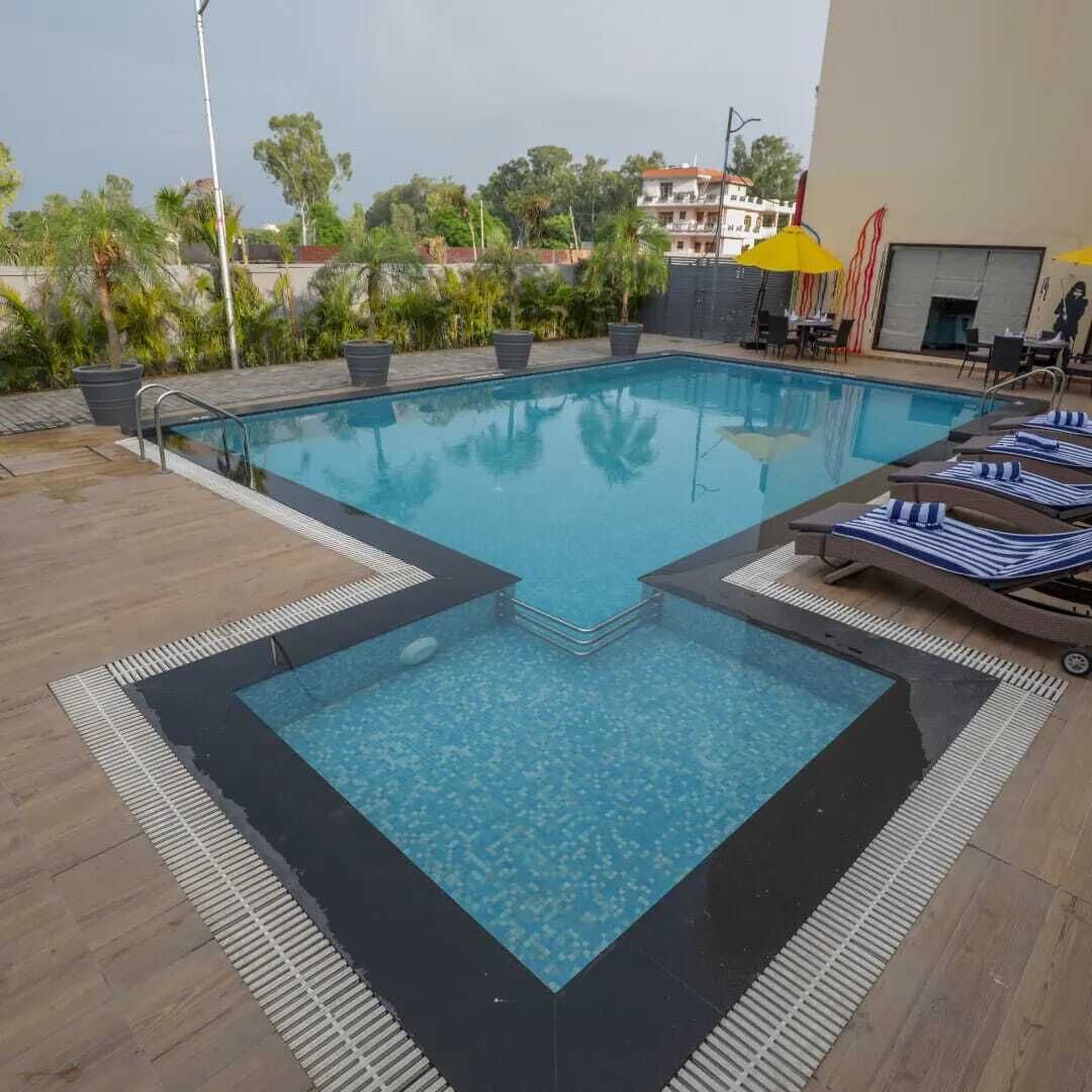 Udendørs pool