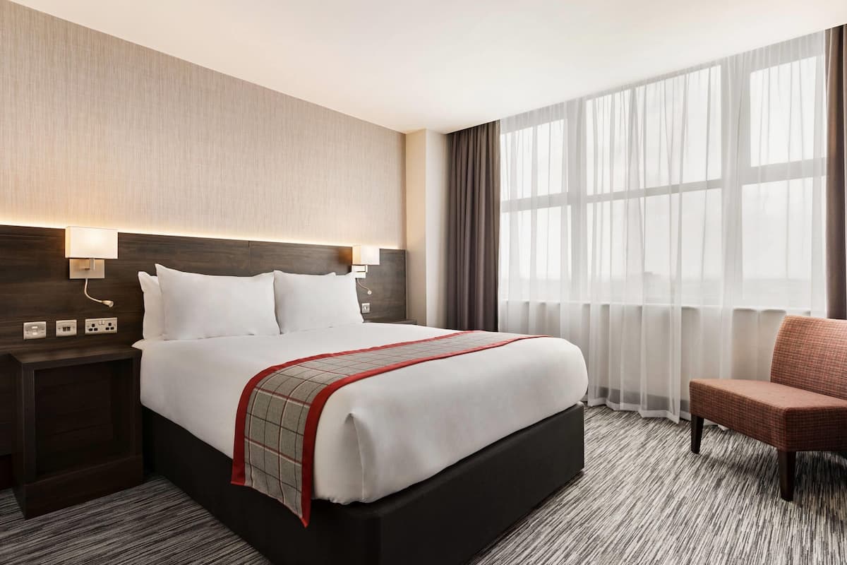 Room, 1 Katil Kelamin (Double), Non Smoking | 1 bilik tidur, peti besi dalam bilik, meja, seterika/papan seterika