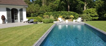 magnificent villa with heated pool, exceptional location - Golden Triangle