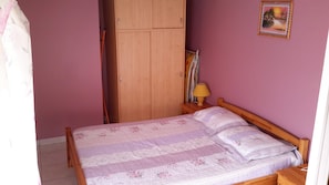 3 chambres, fer et planche à repasser, Wi-Fi gratuit