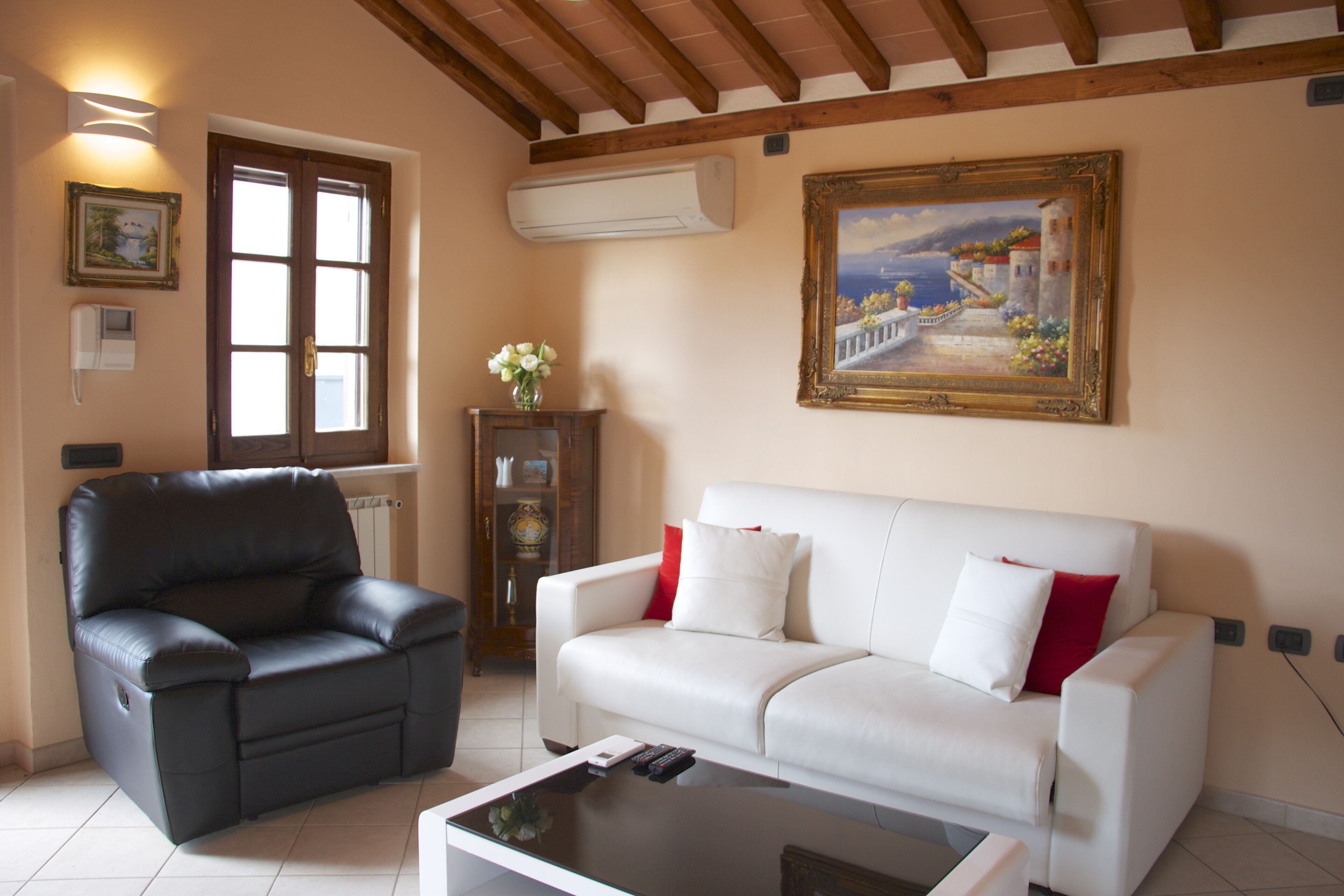 Magnificent Tranquil Tuscan Villa in the Countryside