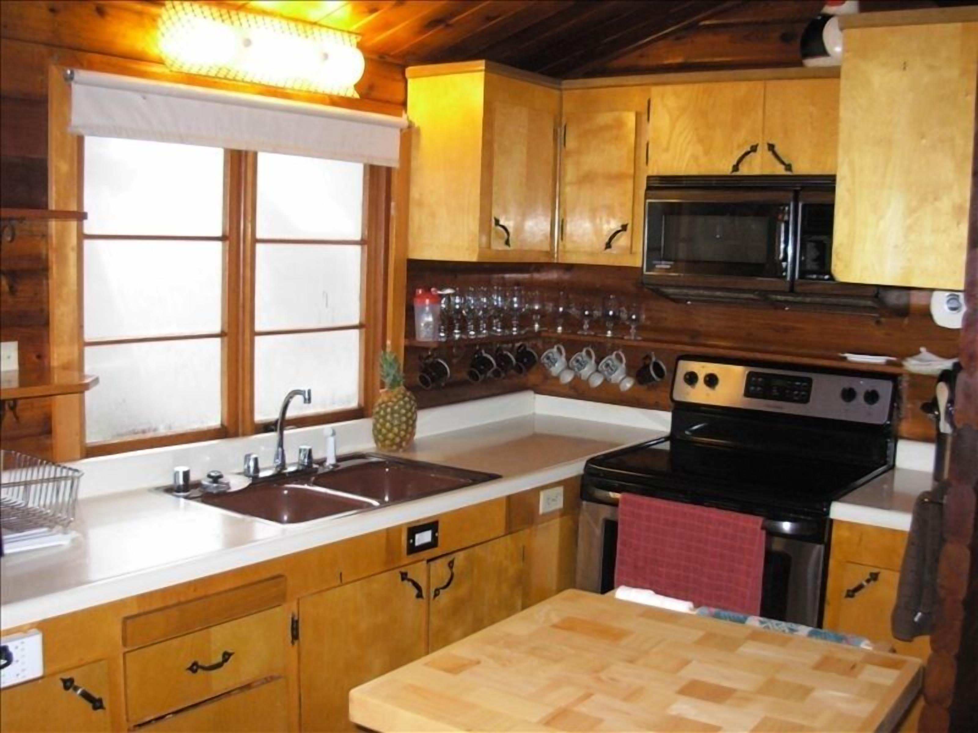 West End Donner Lake, Lake Side, Dog Friendly, Lake View.