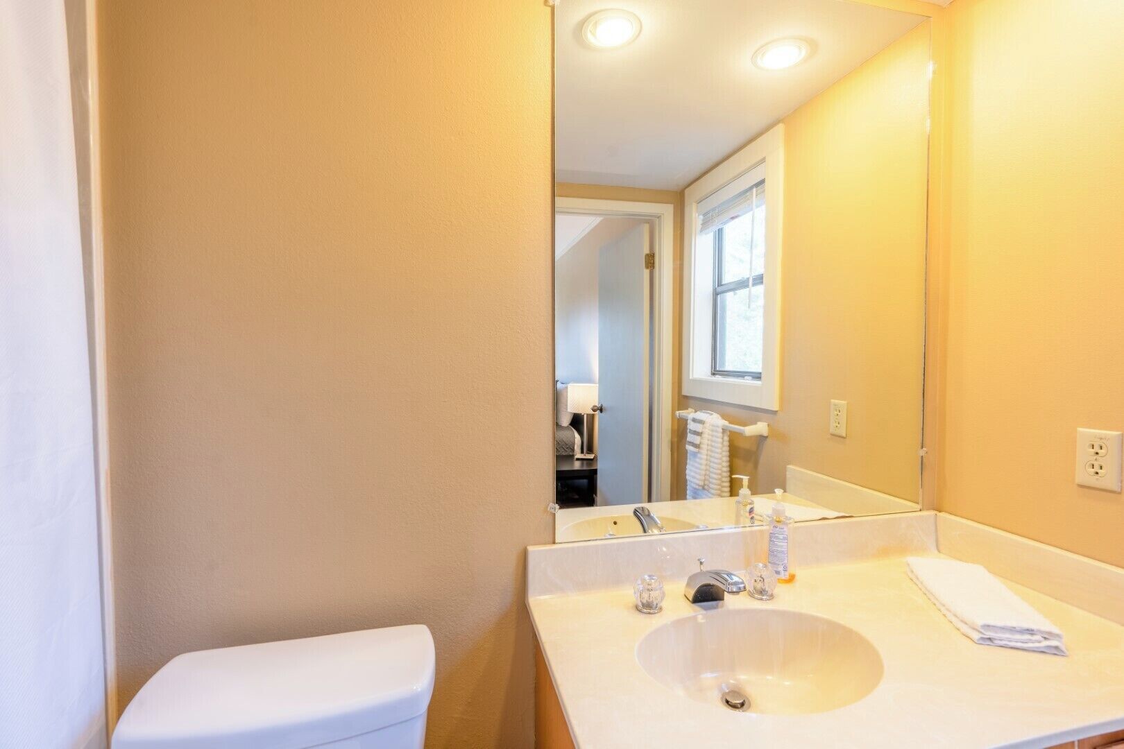 Eden Isle Cottage  - Greers Ferry Lake