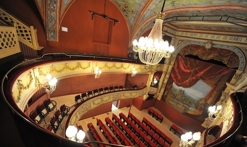 Maison *** de caractère avec jardin bien, équipée, au calme proche centre ville