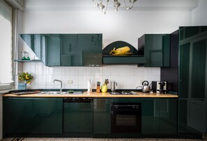 Fridge, microwave, oven, stovetop