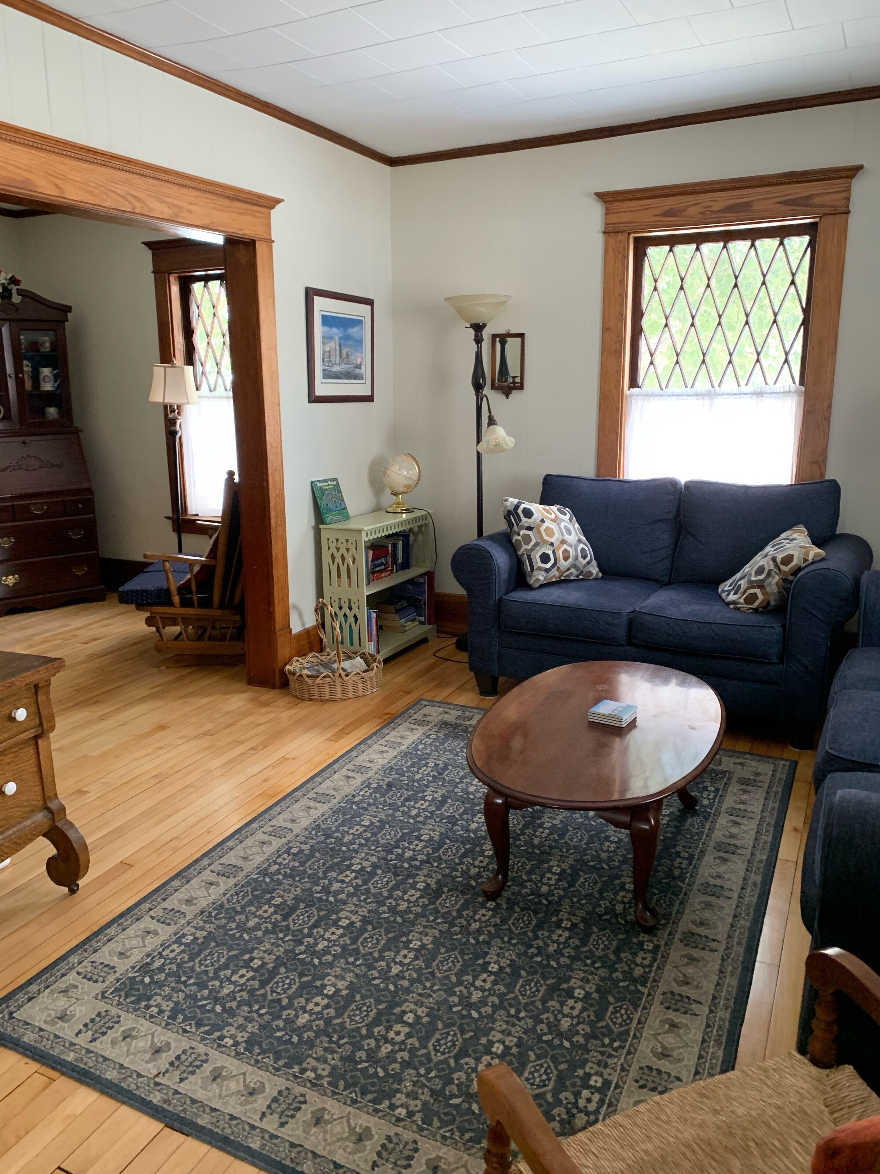 Great location in Charlevoix. Watch Beautiful sunsets and easy walk to beach.