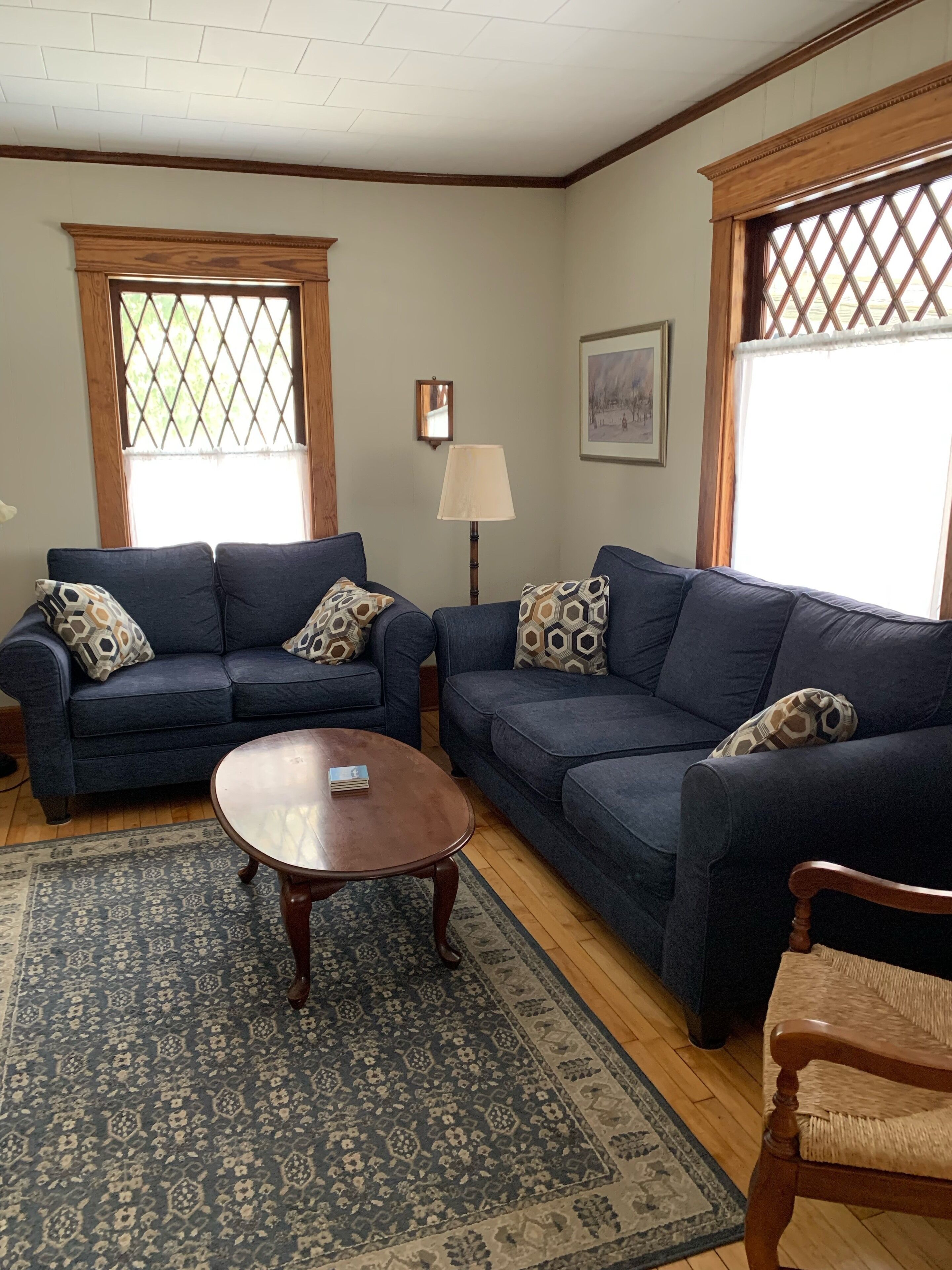 Great location in Charlevoix. Watch Beautiful sunsets and easy walk to beach.