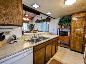 Fridge, microwave, coffee/tea maker, toaster - Walk to the Slopes! Rustic Townhouse by Snow Summit (Big Bear Lake)