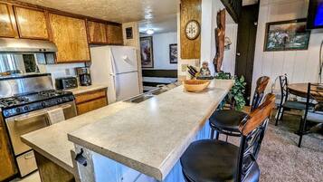 Fridge, microwave, coffee/tea maker, toaster