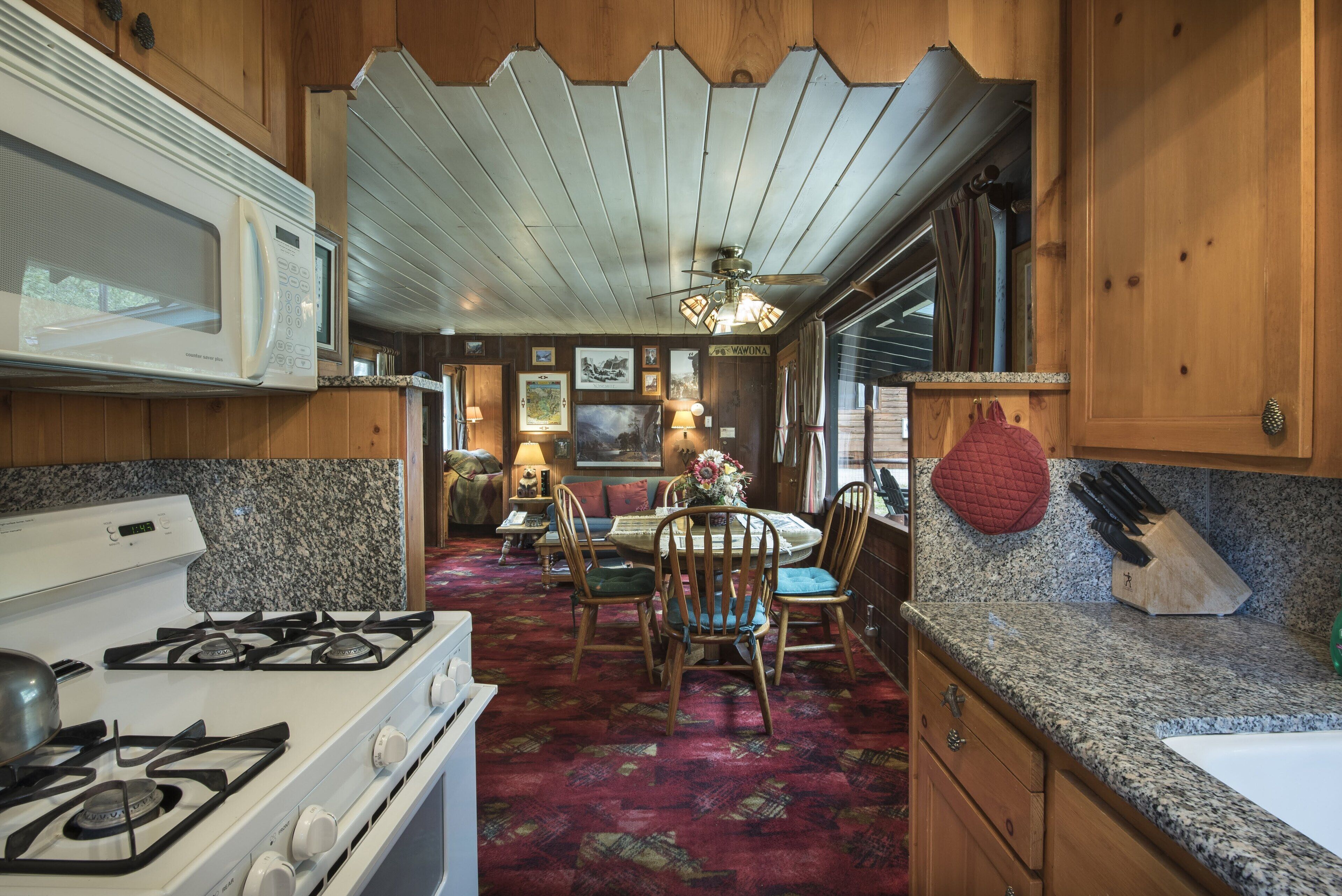 (14) Chipmunk Hollow at The Redwoods In Yosemite