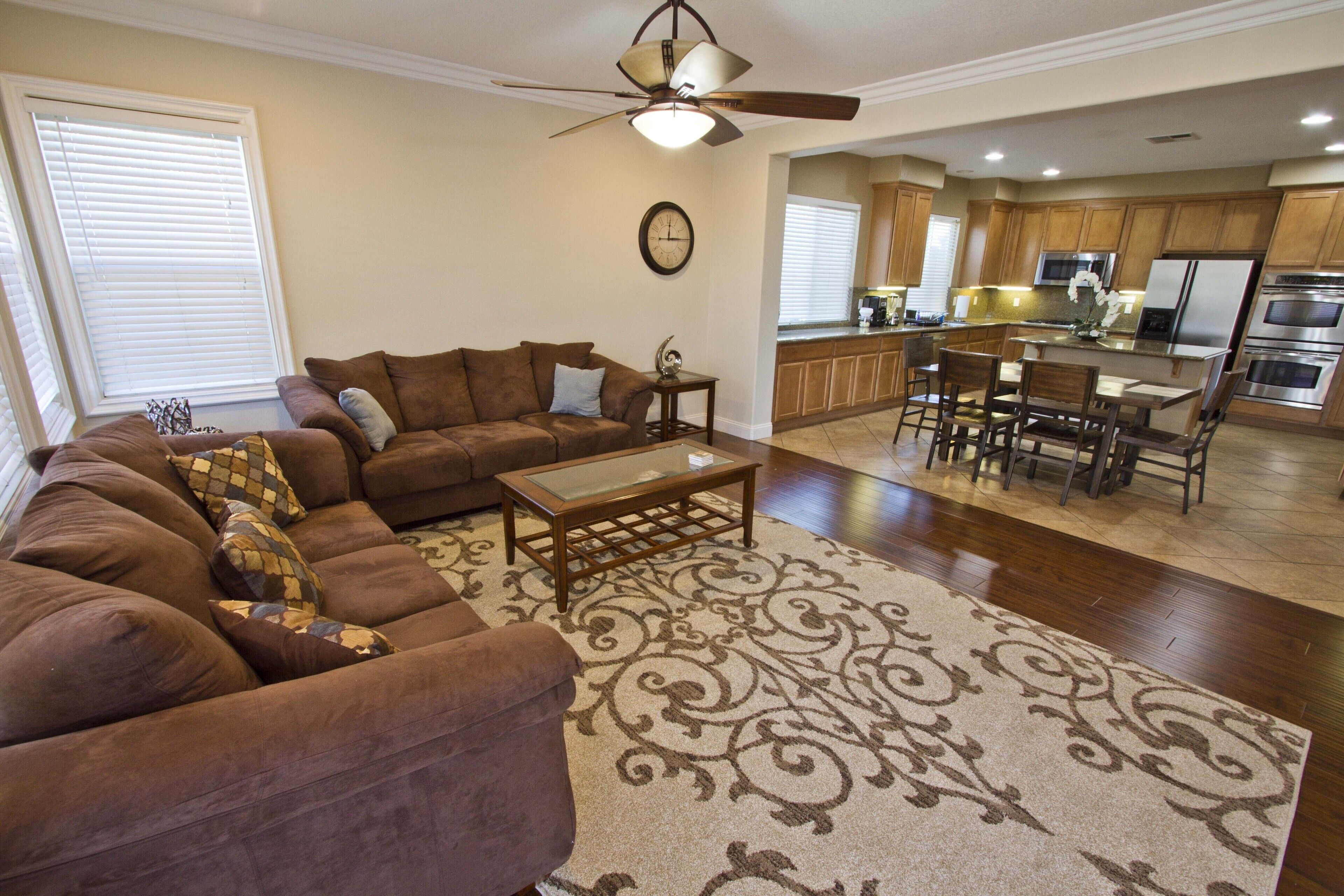#4- GORGEOUS 4000’ 5BR/ 3 BTH TURNKEY SOLUTION FOR CORPORATE/ RELOCATIONS >30Day
