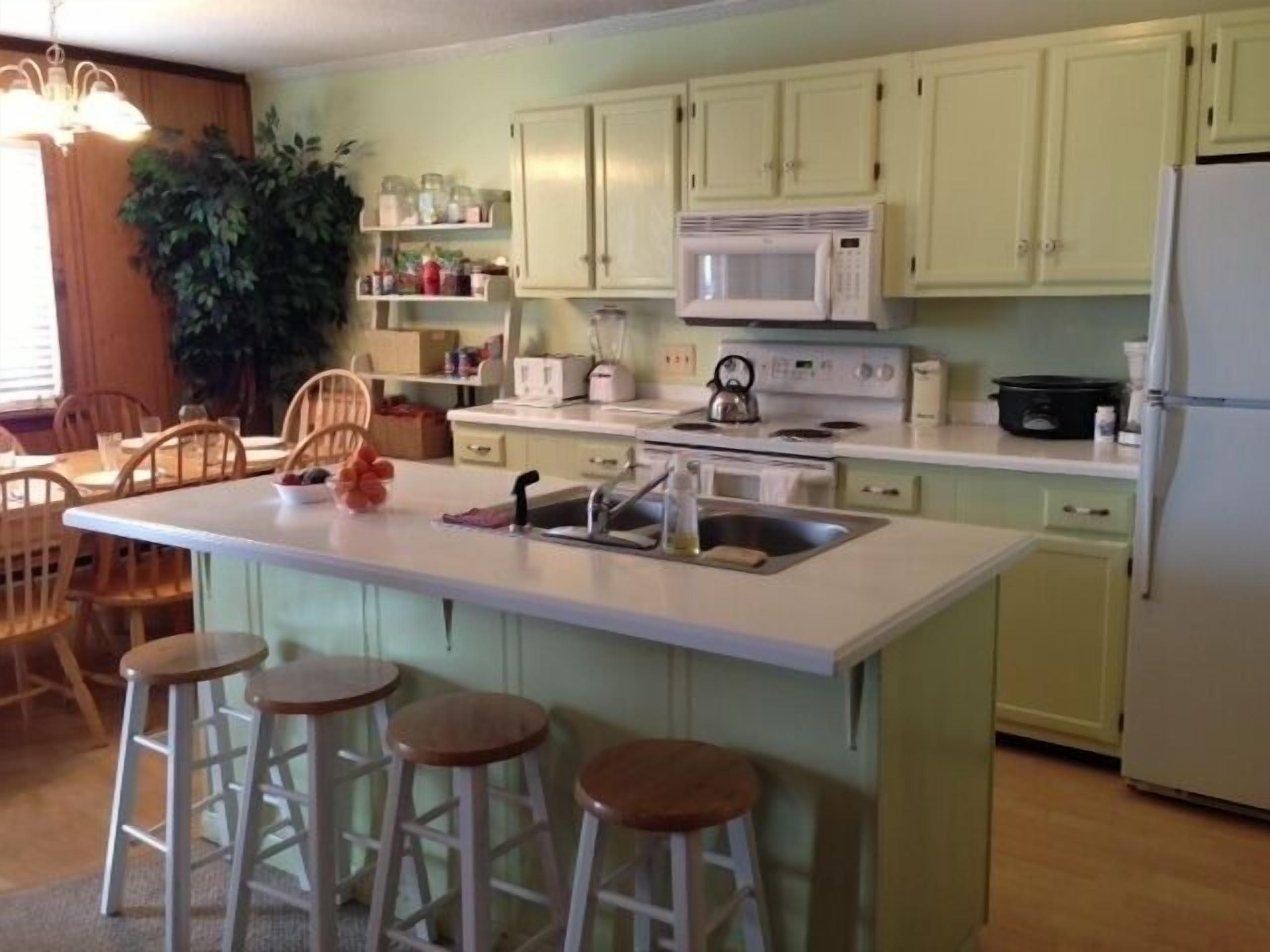 Perfect 4 Families! & Groups!—Close to everything(but quieter) great rates!