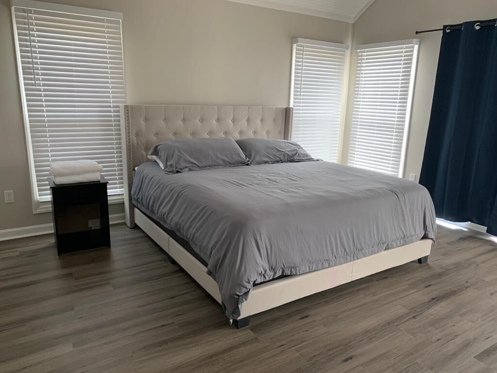 Lakefront Cabin - Newly Renovated!