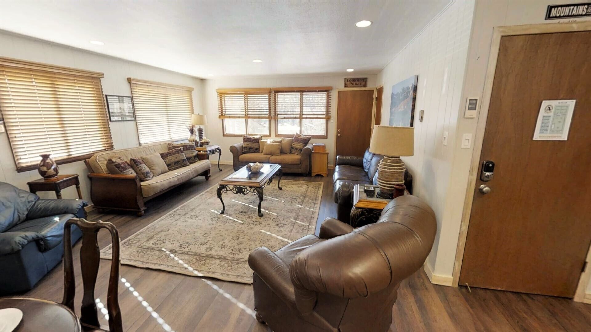 Ski View 2 - In Town - On Main Street - WiFi - Private Balcony - Cable - Wood Bu