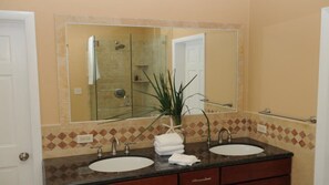 Shower, hair dryer, towels, soap - HOORAY! YOU'VE FOUND THE GORGEOUS GETAWAY YOU'VE BEEN LOOKING FOR. (St. Thomas)