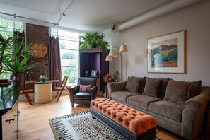 TV, books, stereo