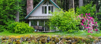 SKY RIVER CABIN-     VIEWS,    CLOSE TO HIKING
