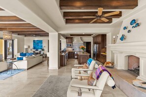 Smart TV, fireplace, DVD player, stereo