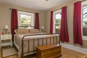 3 dormitorios, tabla de planchar con plancha, wifi gratis y ropa de cama